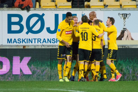 AC HORSENS I AFGØRENDE DUEL