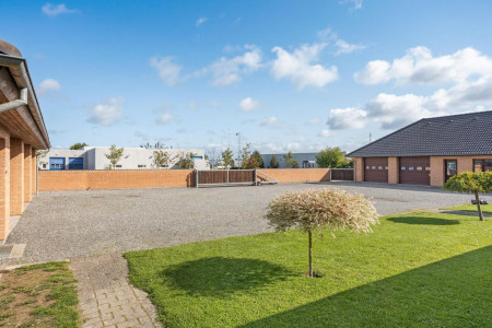 Langballe 9 til bolig og erhverv