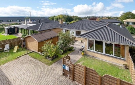 ER DER ÅBENT HUS I STENSBALLE?
