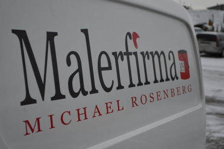 Rosenberg søger maler