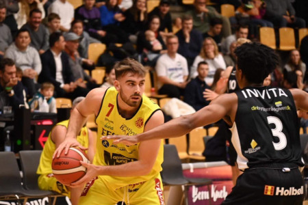 Kæmpe basket kamp i aften