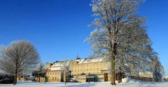 STORT JULEMARKED PÅ FÆNGSLET